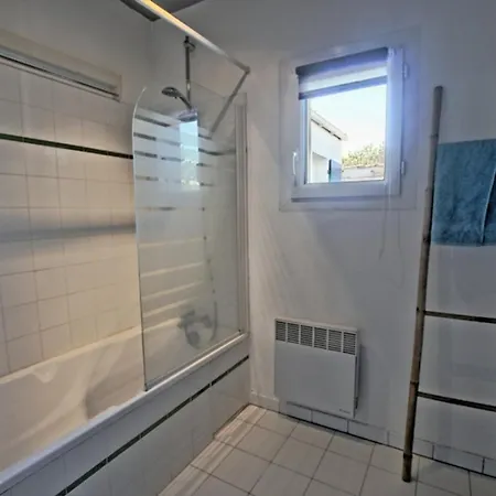 Maison Pour 7 Personnes Avec Piscine Et Parkings A - Fr-1-835-27 *
