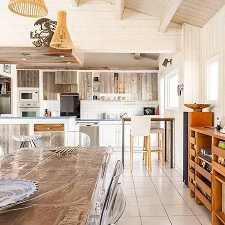 Maison Pour 7 Personnes Avec Piscine Et Parkings A - Fr-1-835-27